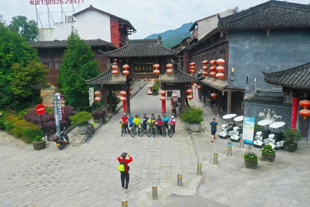 我要毕业了，送别人一个徽章，给他写什么寄语？游戏画面