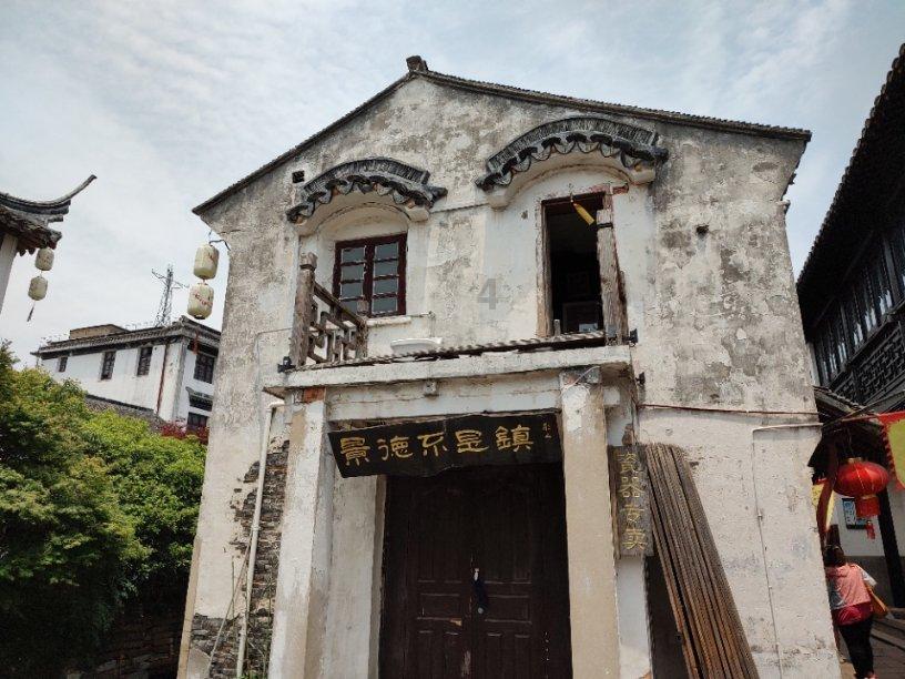 被困在殿堂的学生